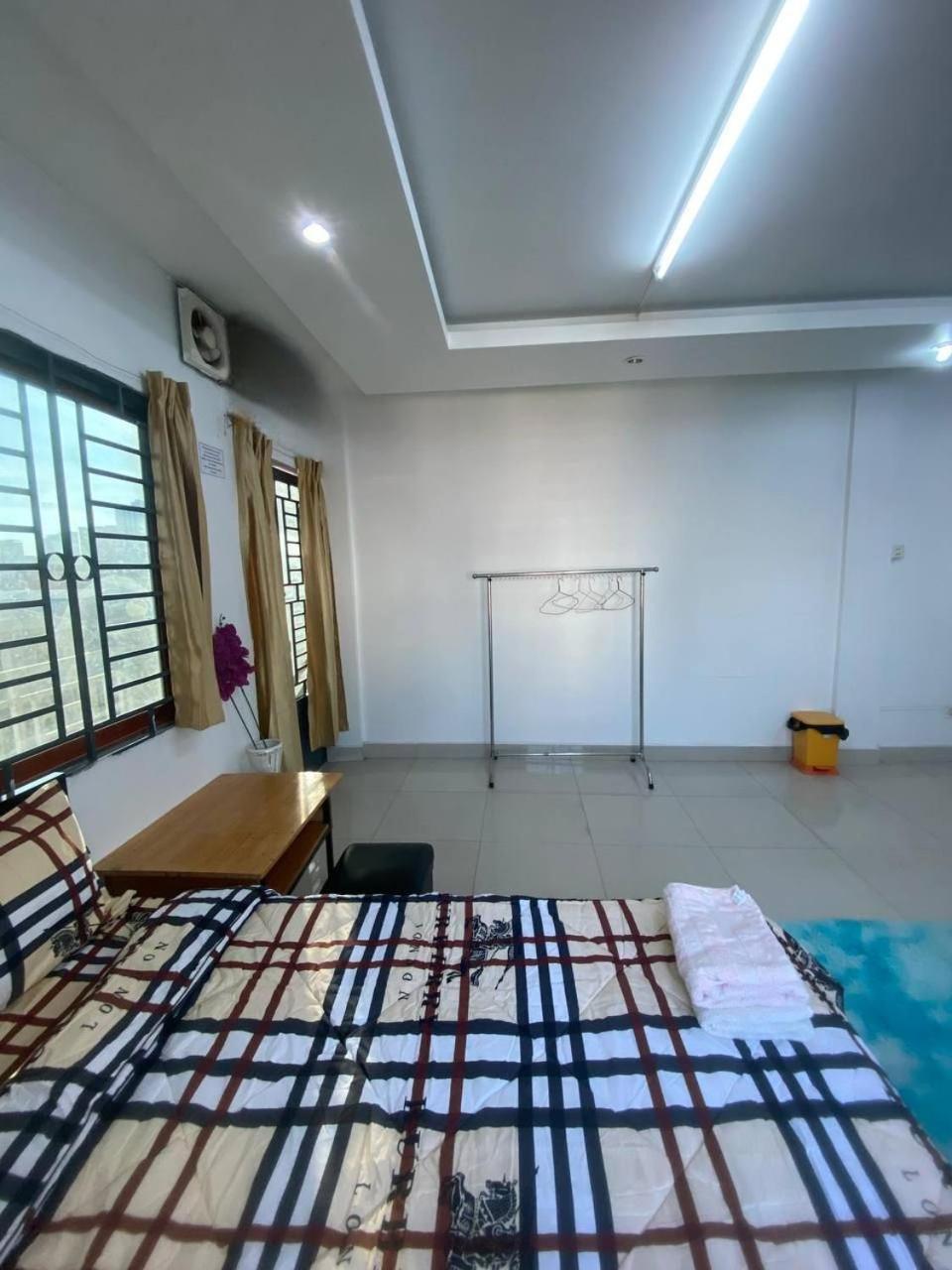 Ferienwohnung The Moonvine On 360 Phnom Penh Exterior foto